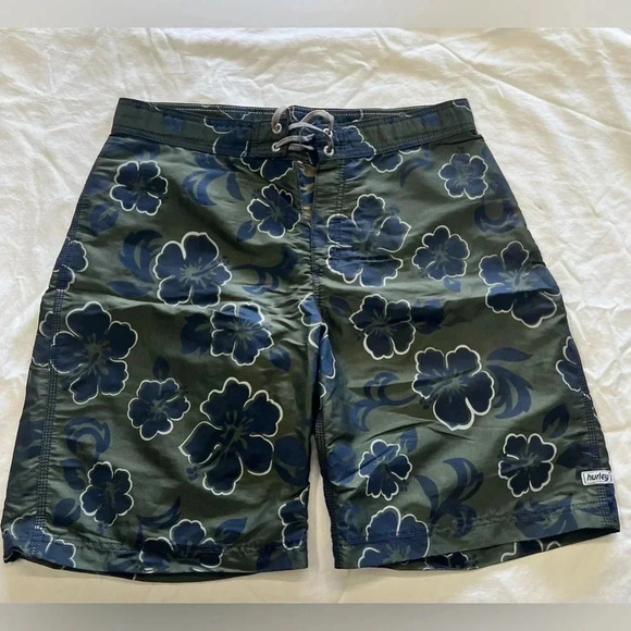 Men's Hurley‎ floral swim trunks - Picture 1 of 2